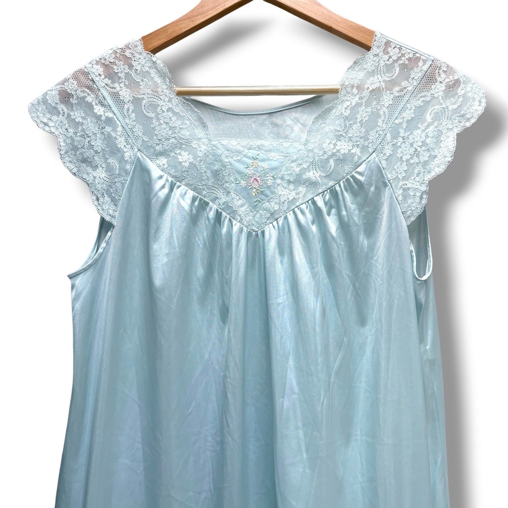 Shadowline Vintage Blue Nylon Nightgown Lace Floral Embroidery Made in USA Med